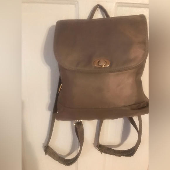 NWOT, Travelon Anti-theft RFID backpack . - Picture 6 of 14